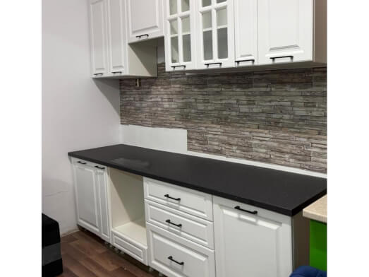 Mobilă bucătărie uși MDF &icirc;nfoliat cu frezare, blat termorezistent &ndash; model NOIR